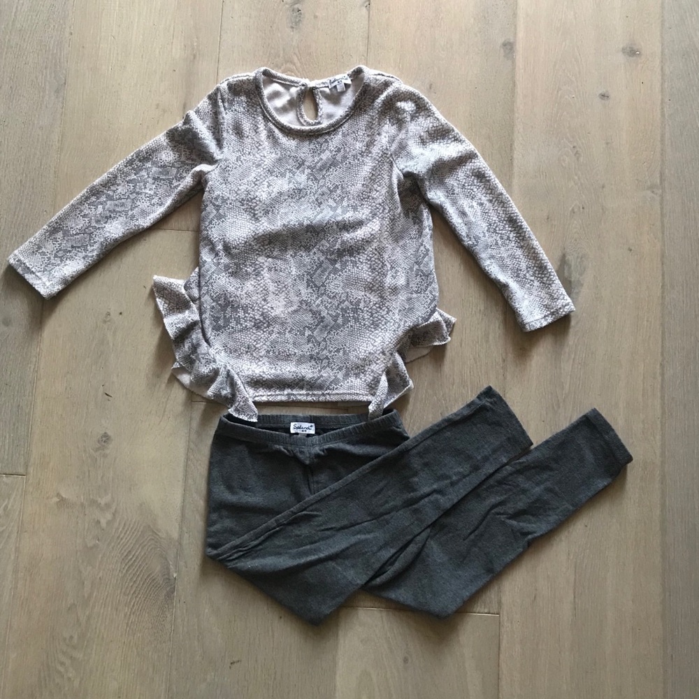 Splendid Two Piece Outfit for Girls